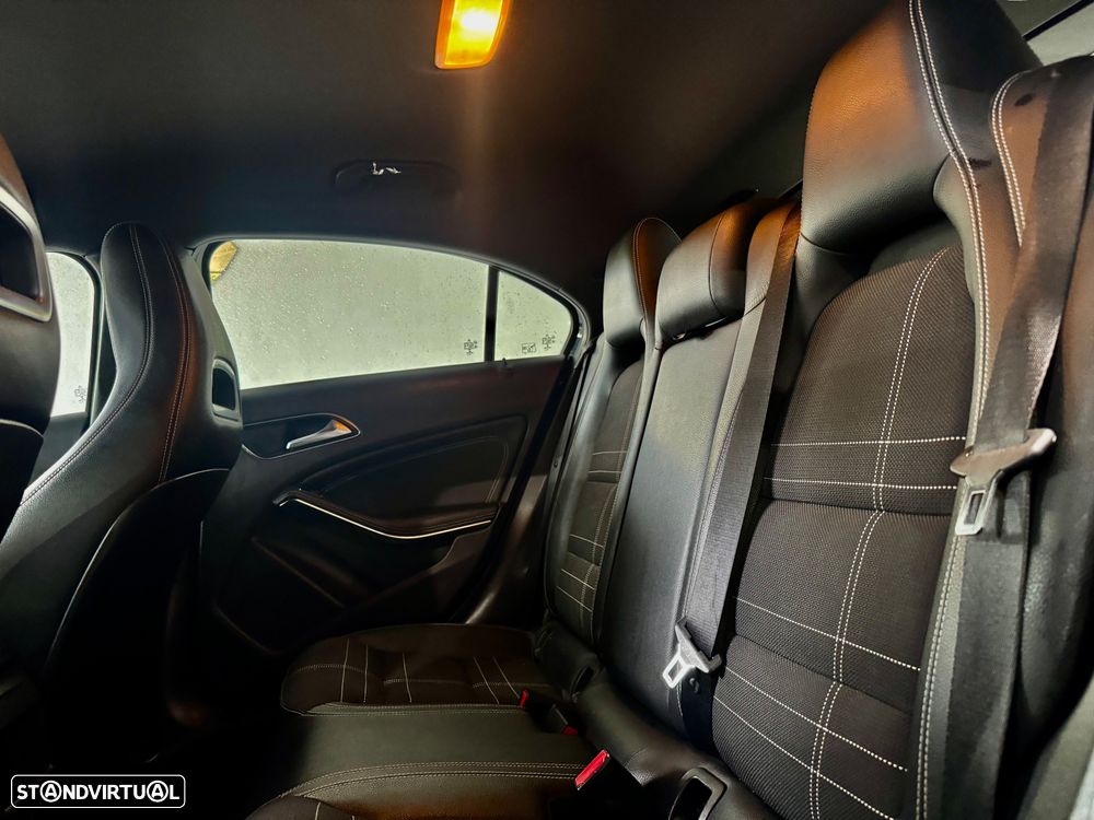 Mercedes-Benz A 180 CDI (BlueEFFICIENCY) Urban - 13