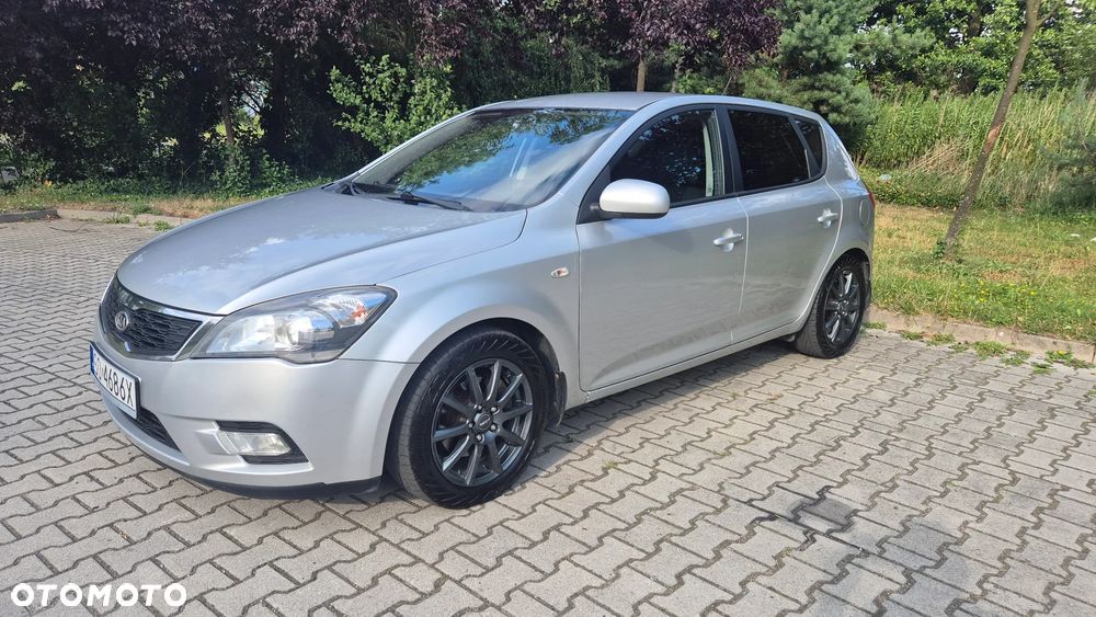 Kia Ceed 1.6 Crdi Comfort + - 1