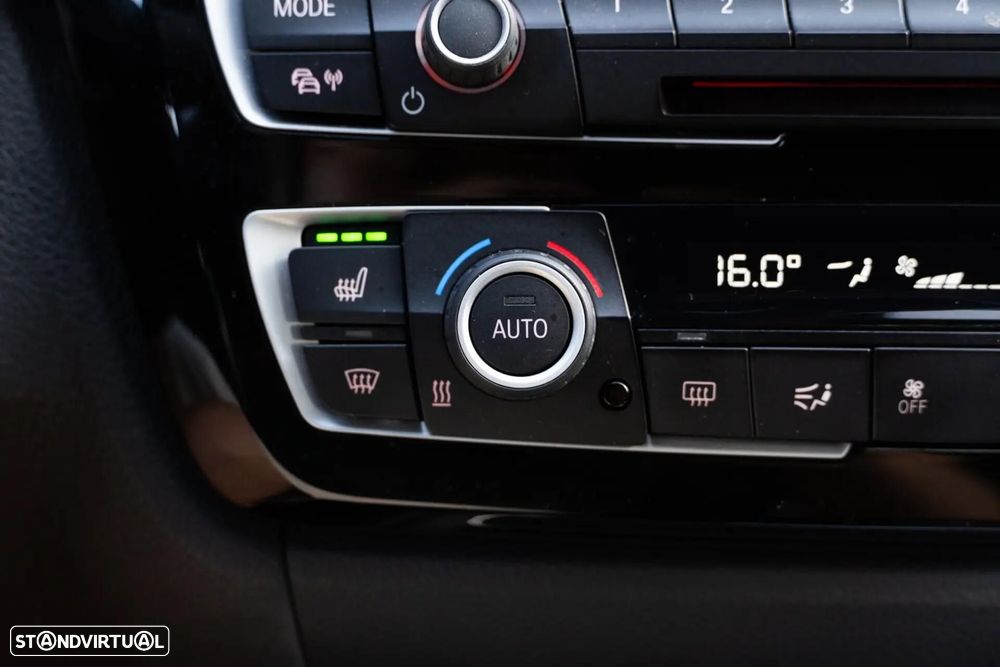 BMW 318 d Pack Desportivo M Auto - 24