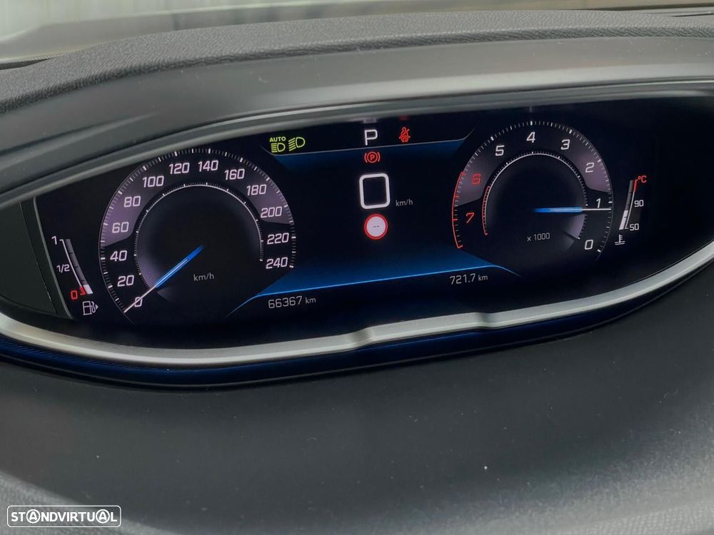 Peugeot 5008 1.2 PureTech Allure EAT8 - 10