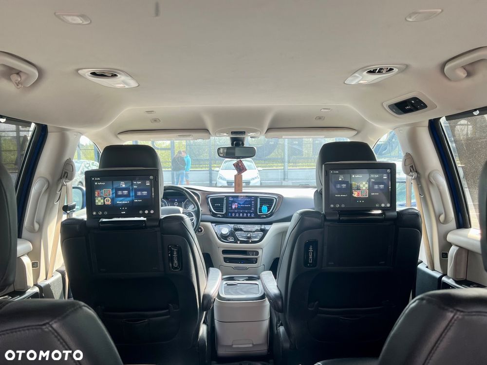 Chrysler Pacifica - 20