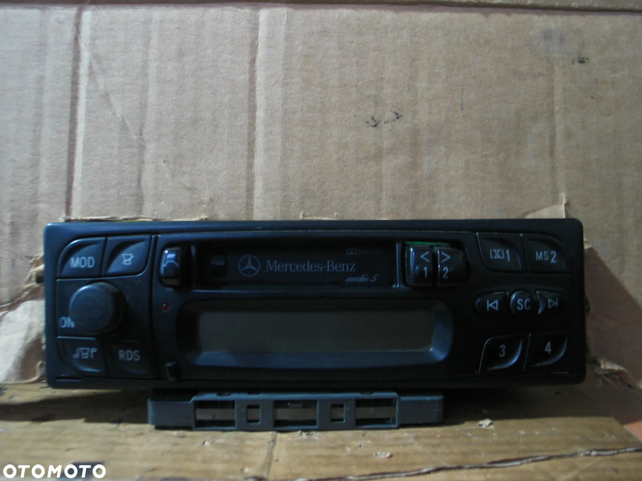 radio radioodtwarzacz Mercedes audio 5 A1688200186 - 1