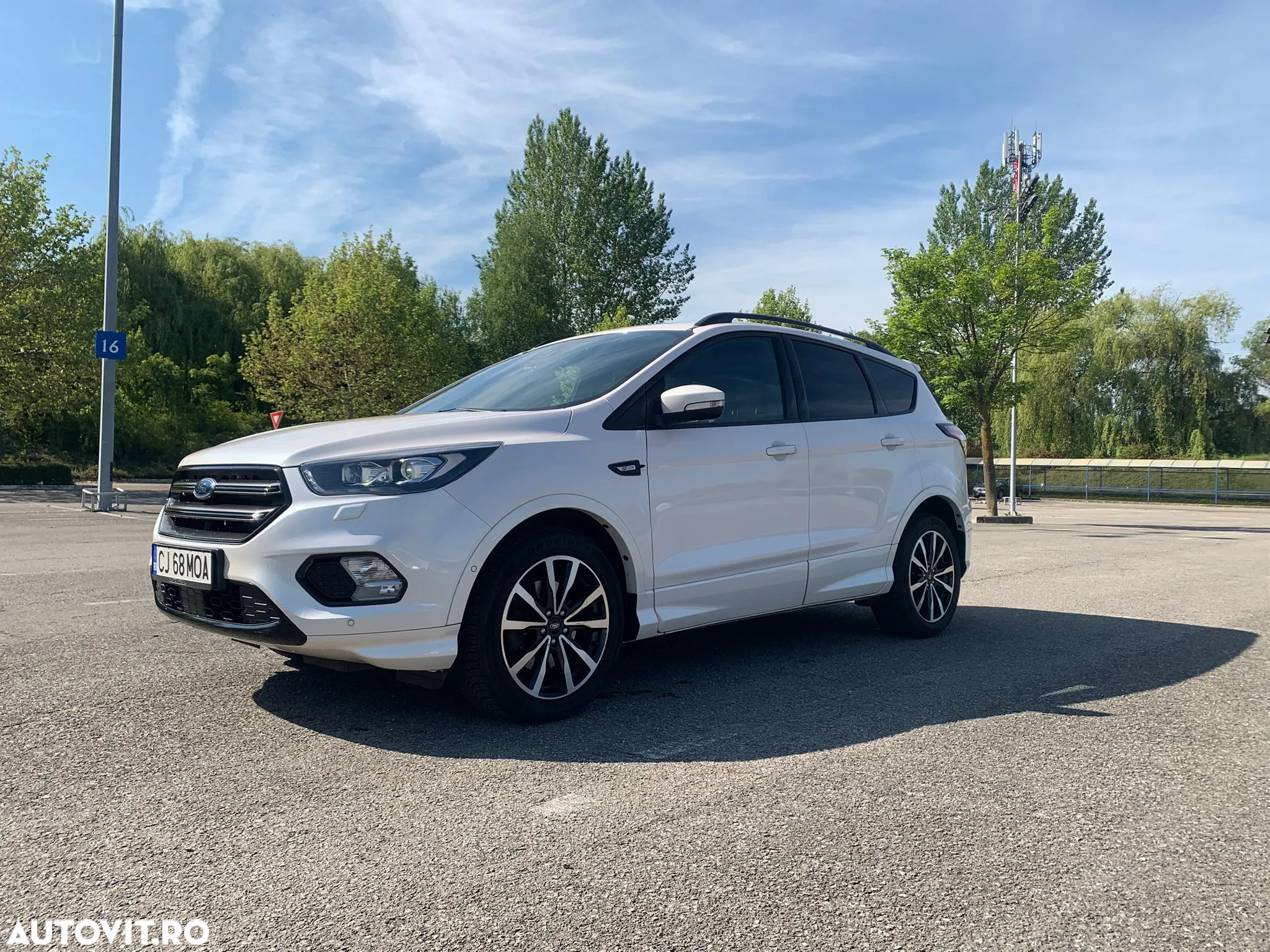Ford Kuga 1.5 EcoBoost 4x4 Aut. ST-Line - 2