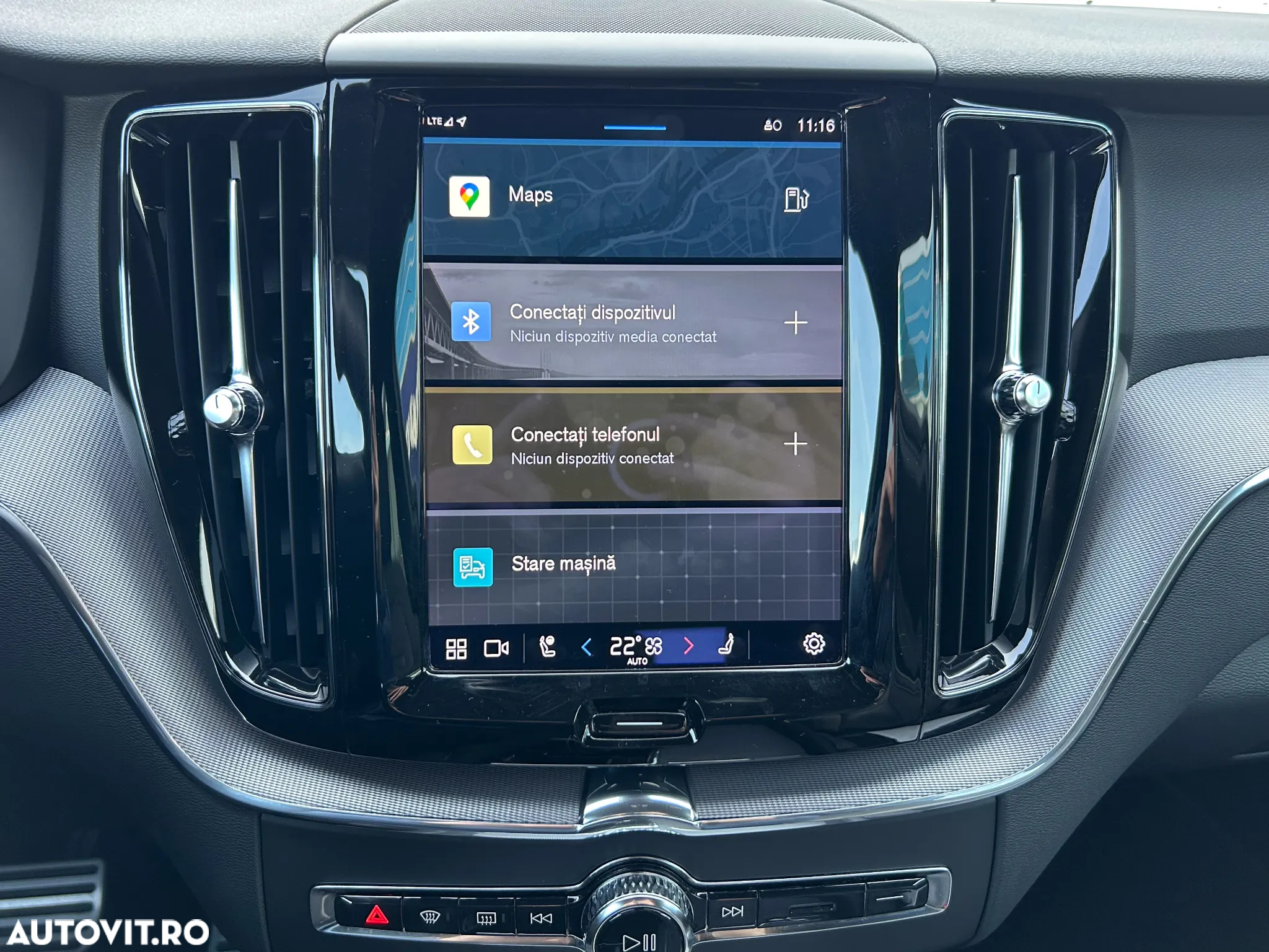 Volvo XC 60 B4 MHEV AT8 AWD R-Design - 24