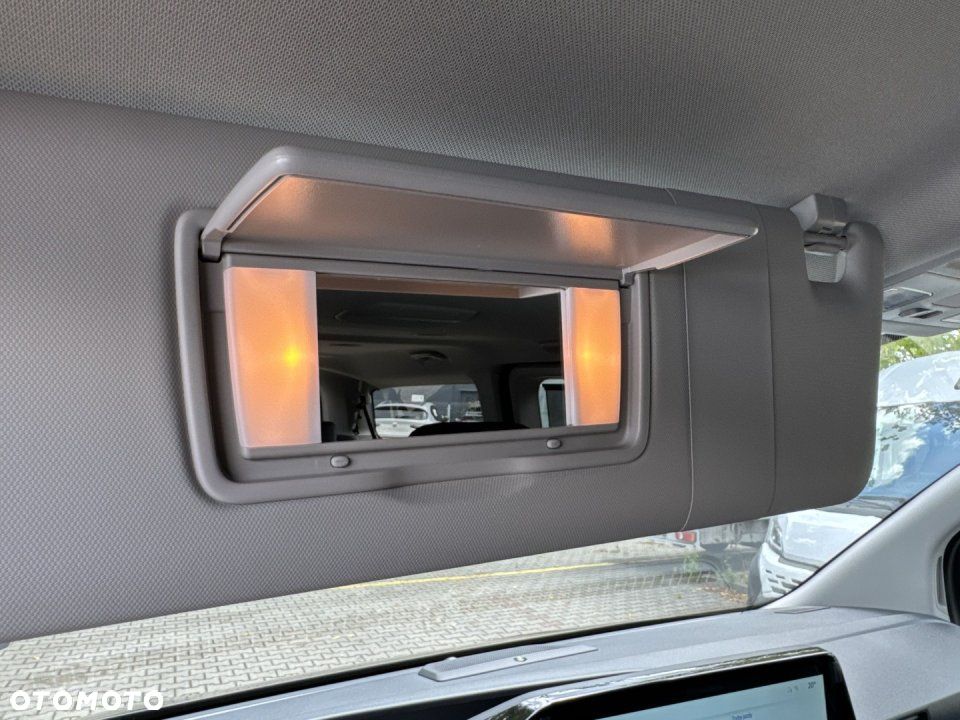 Ford Tourneo Custom - 37