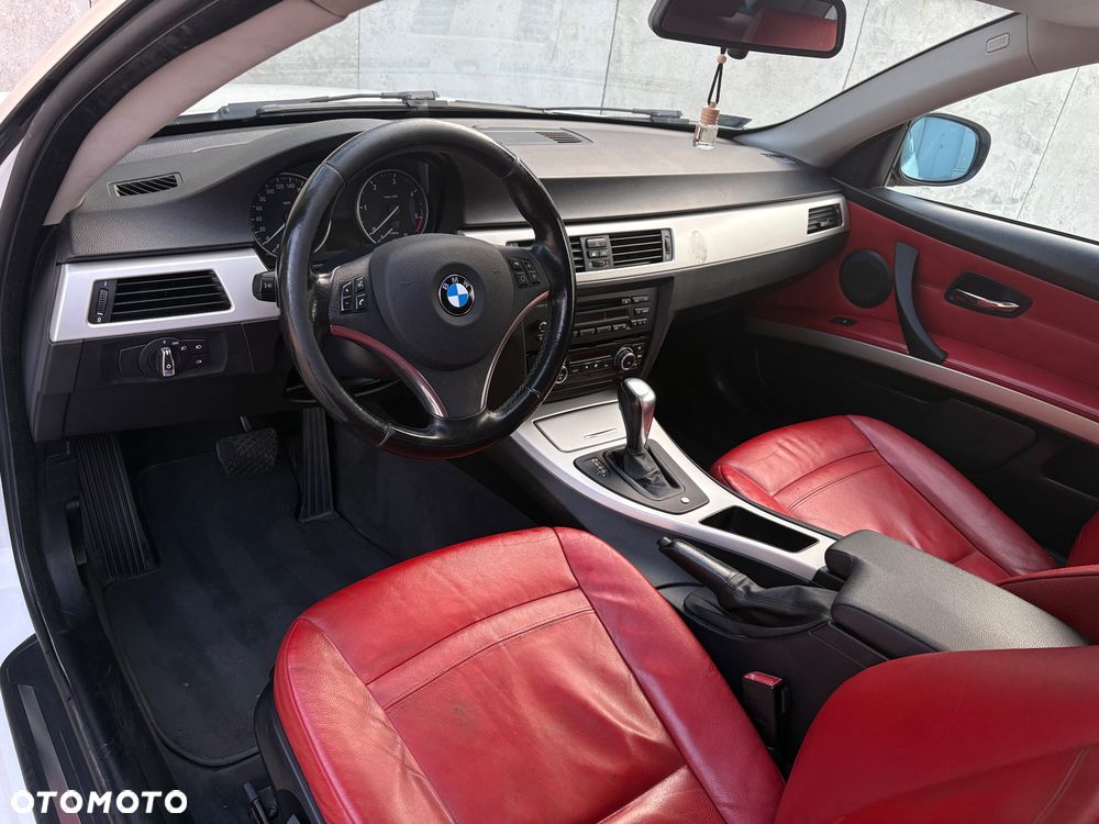BMW Seria 3 320d DPF M Sport Edition - 8