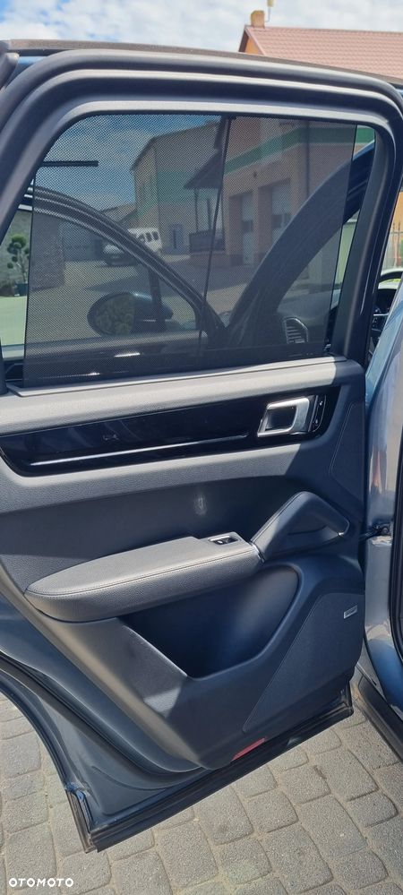 Porsche Cayenne Standard - 8
