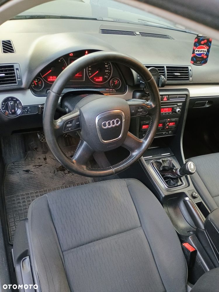 Audi A4 Limousine - 6