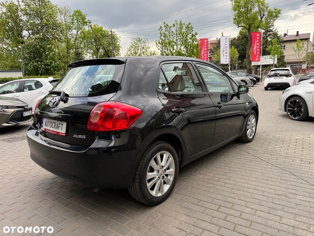 Toyota Auris 1.8 Premium - 25