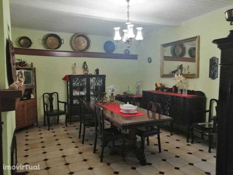 Centenária Moradia T6 em Pedra - Grande imagem: 3/12