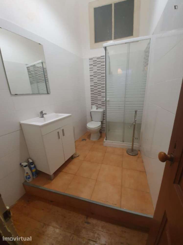 Quarto - localizado em Alcântara Lisbon - Grande imagem: 5/20