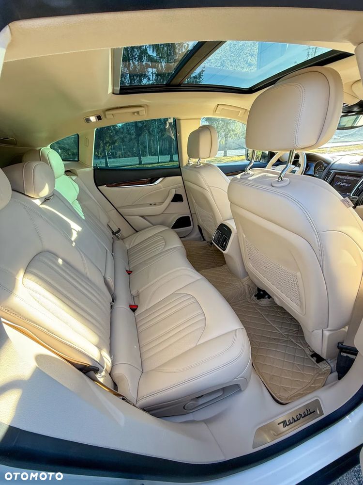 Maserati Levante Q4 GranLusso - 18