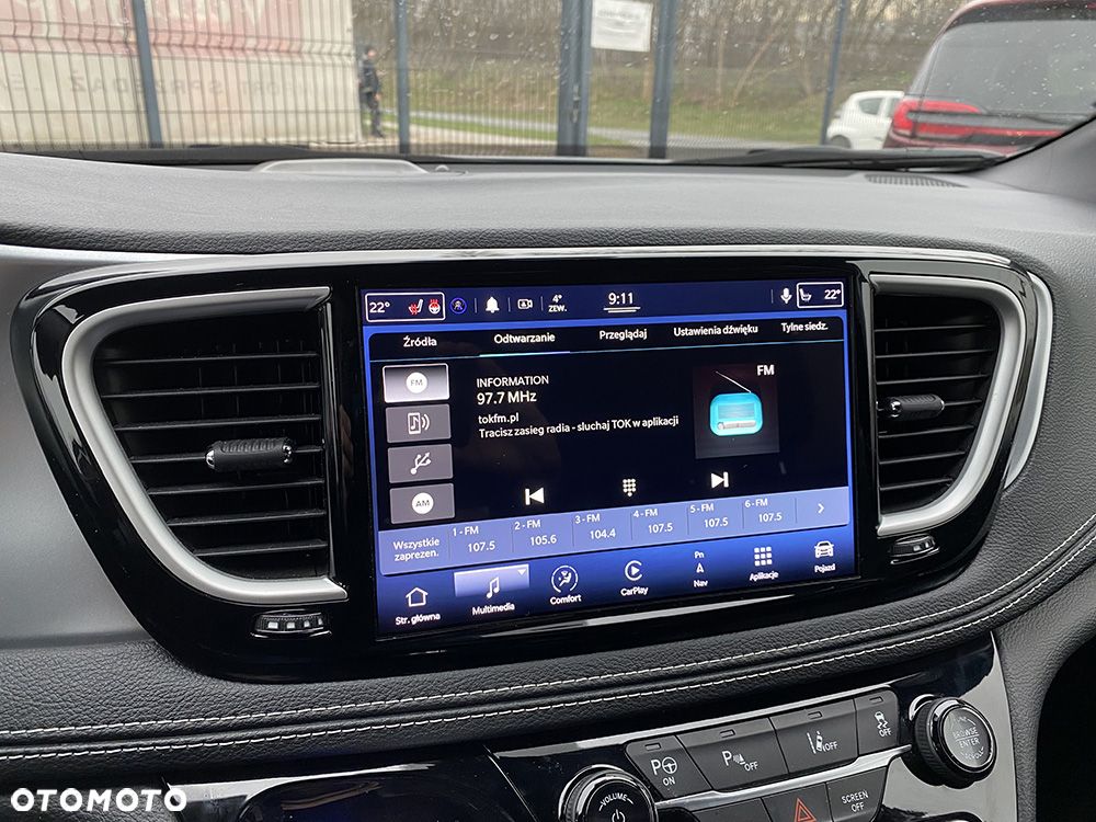 Chrysler Pacifica - 30