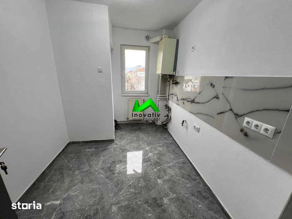 Apartament de vanzare 2 camere pivnita Sibiu Rahovei — fotografia 2