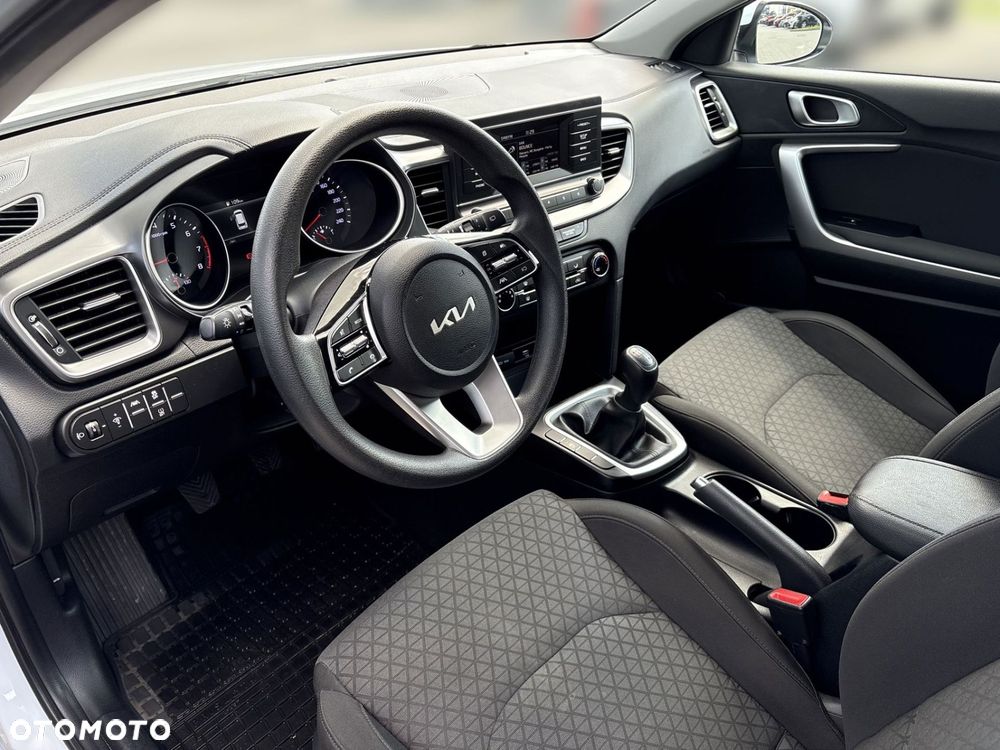 Kia Ceed - 9