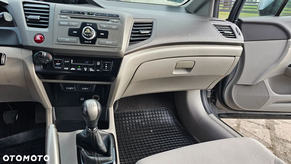 Honda Civic 1.8 Executive - 17