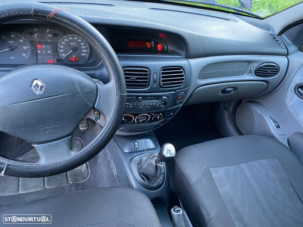 Renault Mégane 1.4 16V RTE - 6