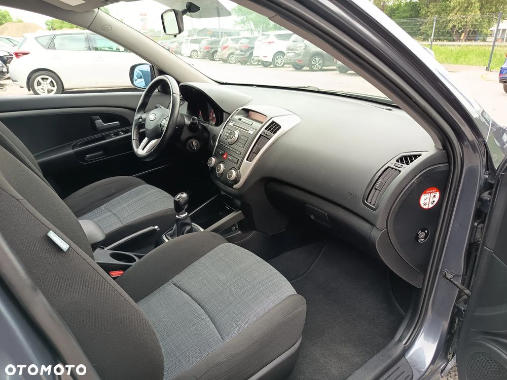 Kia Ceed 1.4 CVVT Spirit - 31