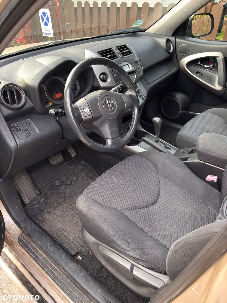 Toyota RAV4 - 18