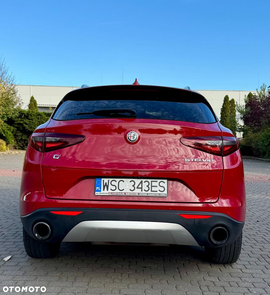 Alfa Romeo Stelvio 2.0 Turbo 16V AT8-Q4 Ti - 7
