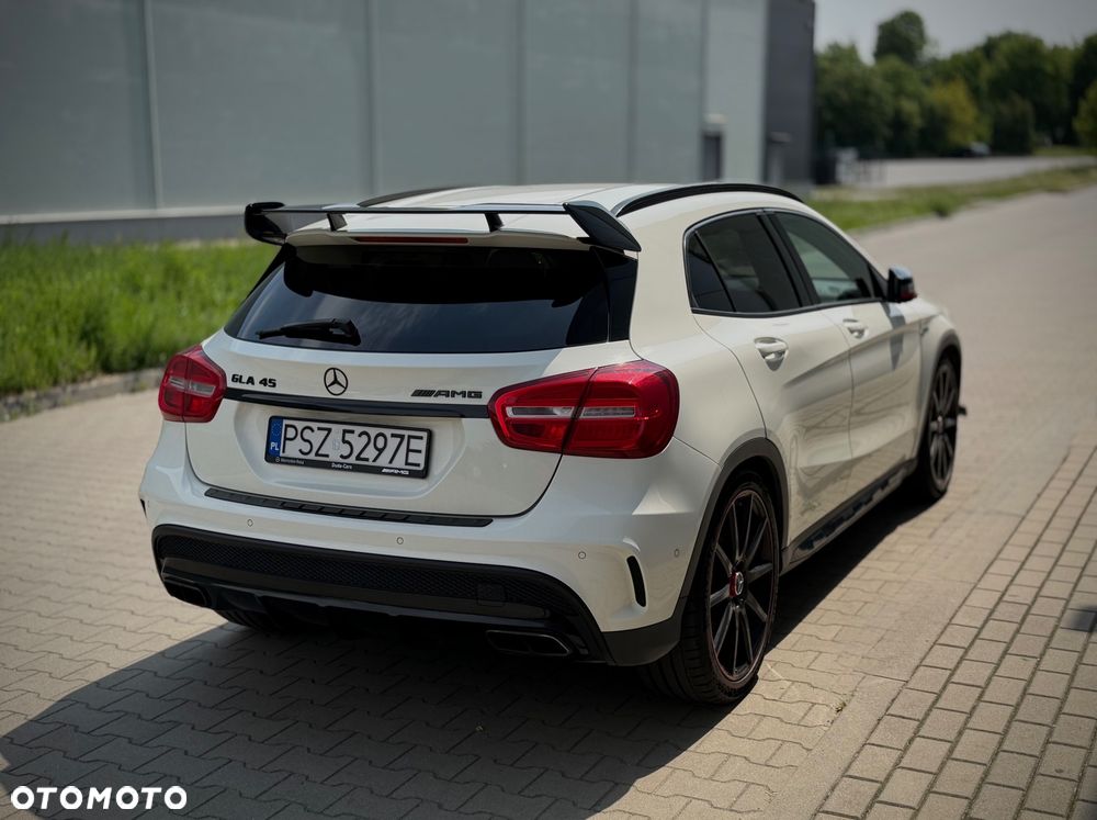 Mercedes-Benz GLA 45 AMG 4-Matic Edition 1 - 4