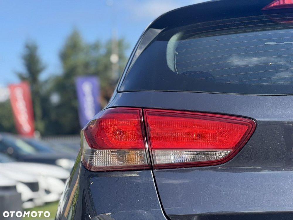 Hyundai i30 1.5 DPI Classic + - 10