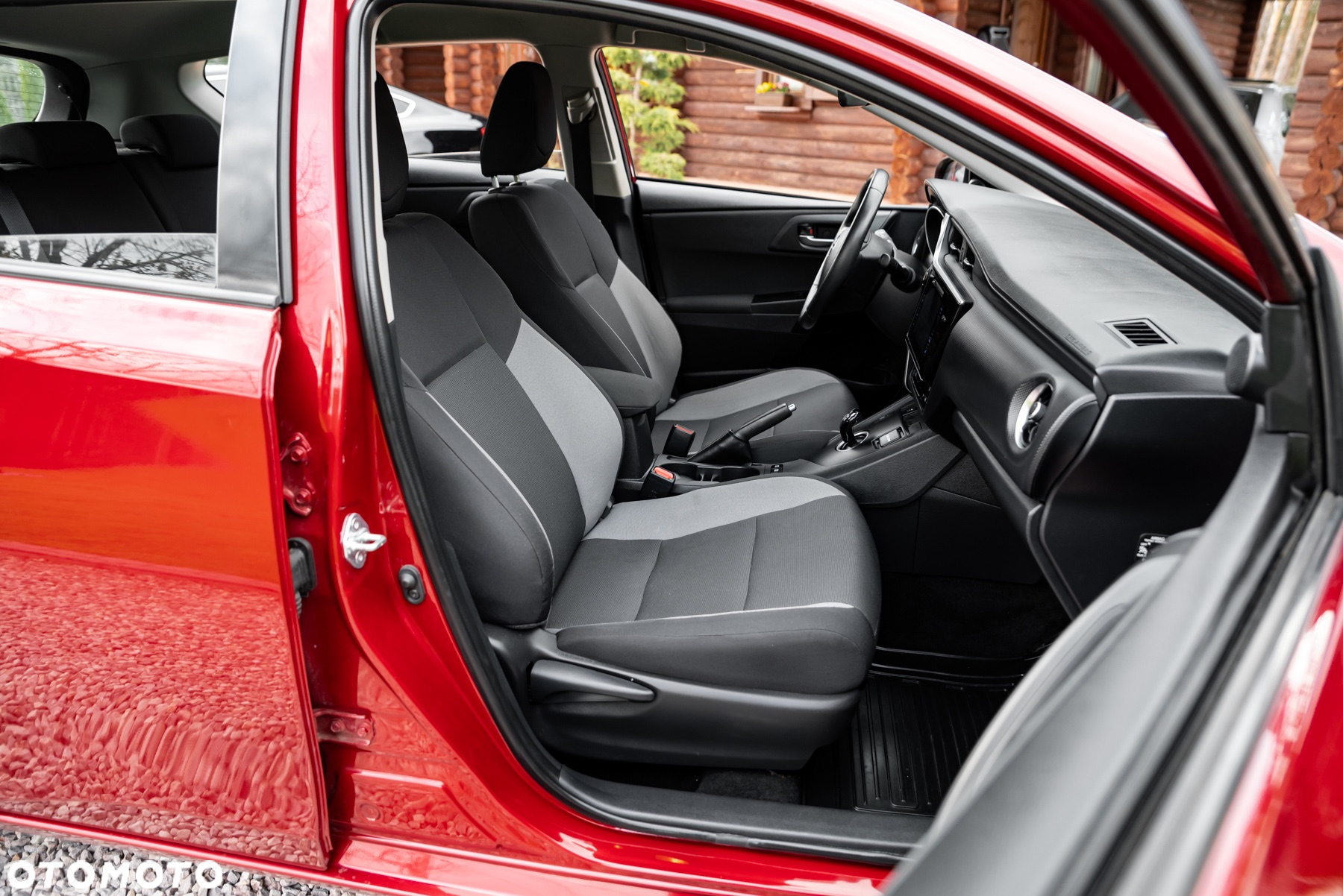 Toyota Auris 1.8 VVT-i Hybrid Automatik Comfort - 28