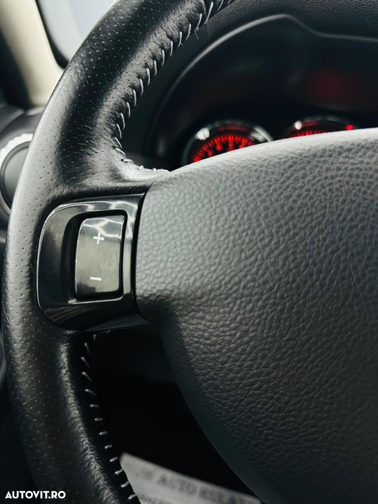 Dacia Duster 1.2 TCe 4x2 Laureate - 29