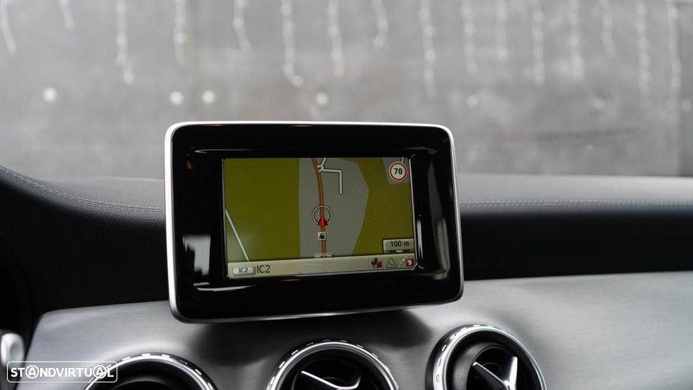 Mercedes-Benz GLA 200 - 12