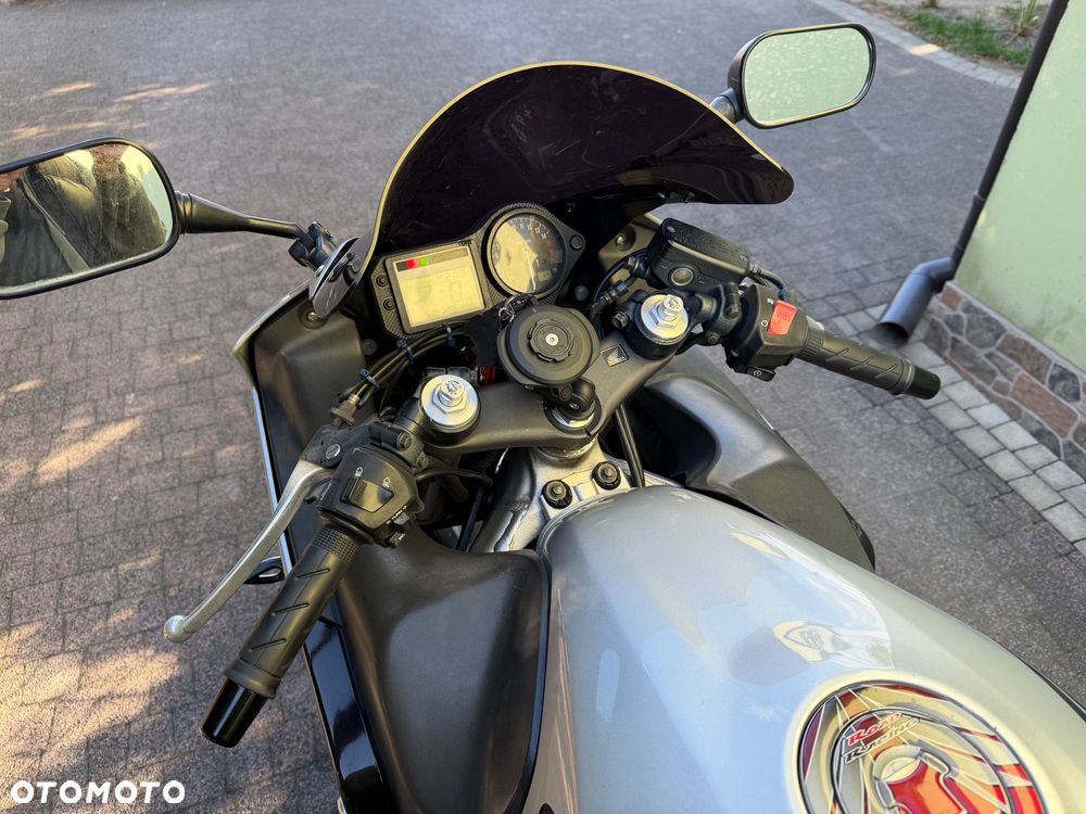 Honda CBR - 8
