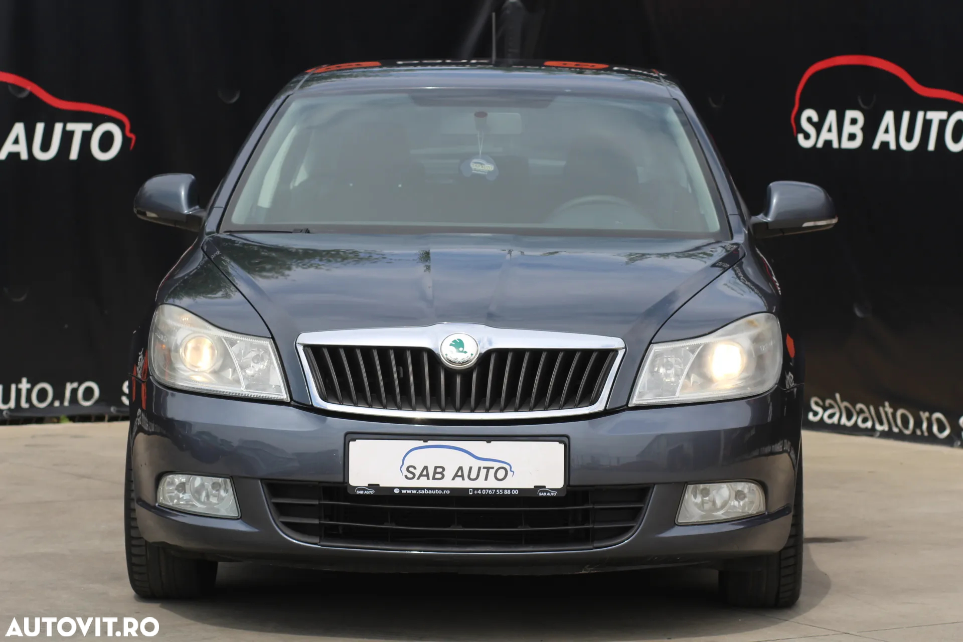 Skoda Octavia 1.6 Ambiente - 2