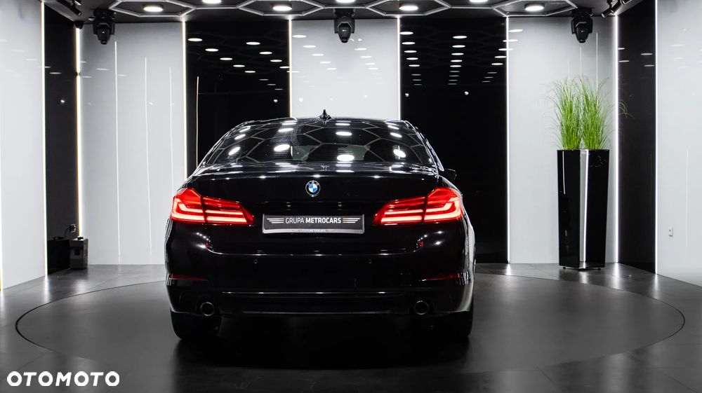 BMW Seria 5 518d Sport Line sport - 6