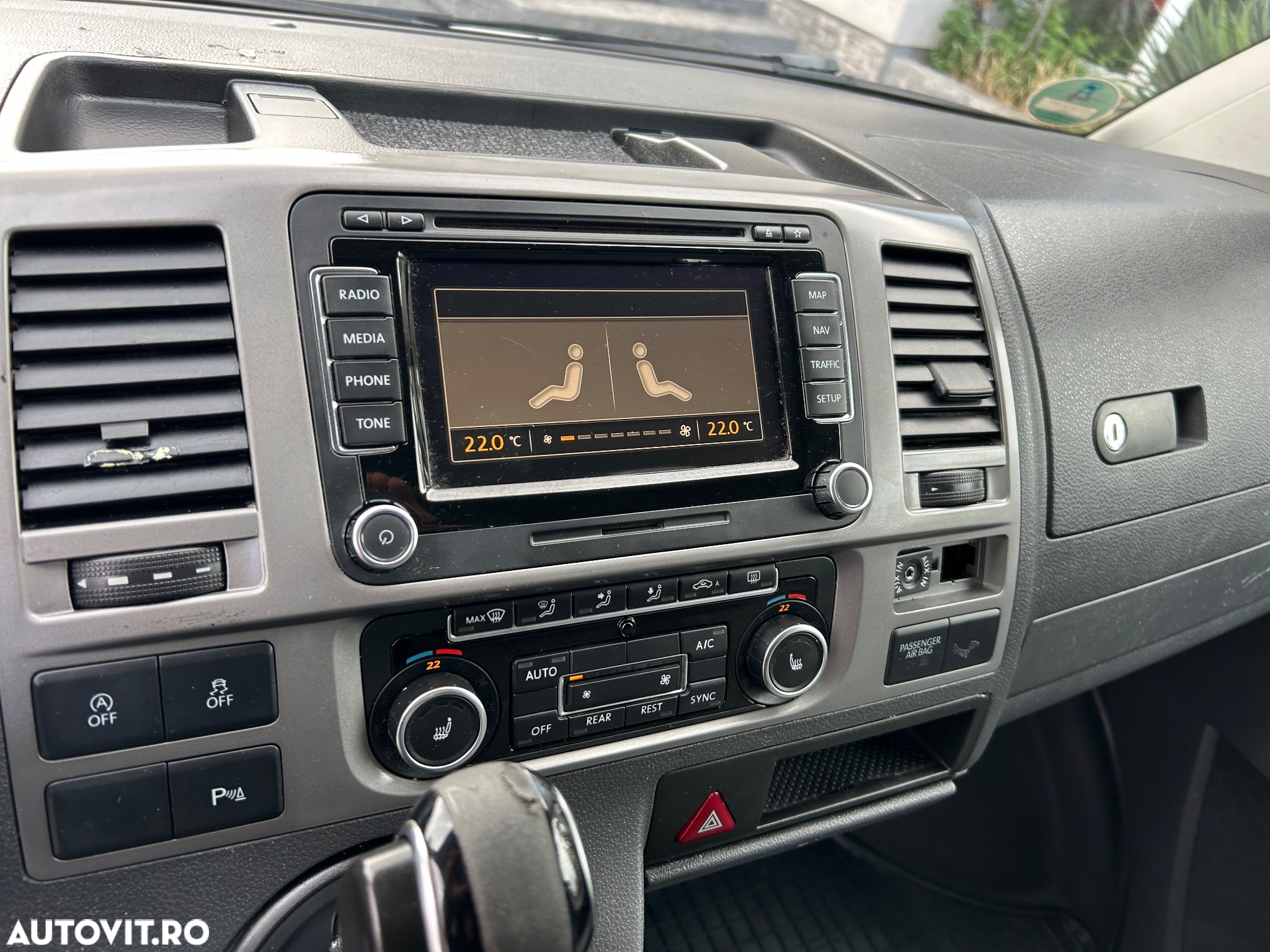 Volkswagen Caravelle - 5