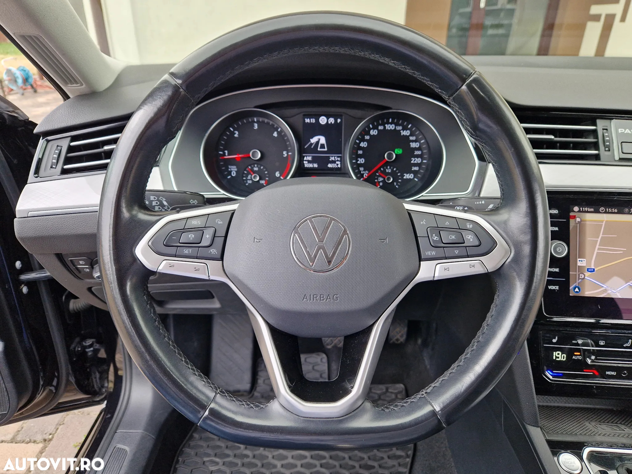 Volkswagen Passat 2.0 TDI DSG Comfortline - 9