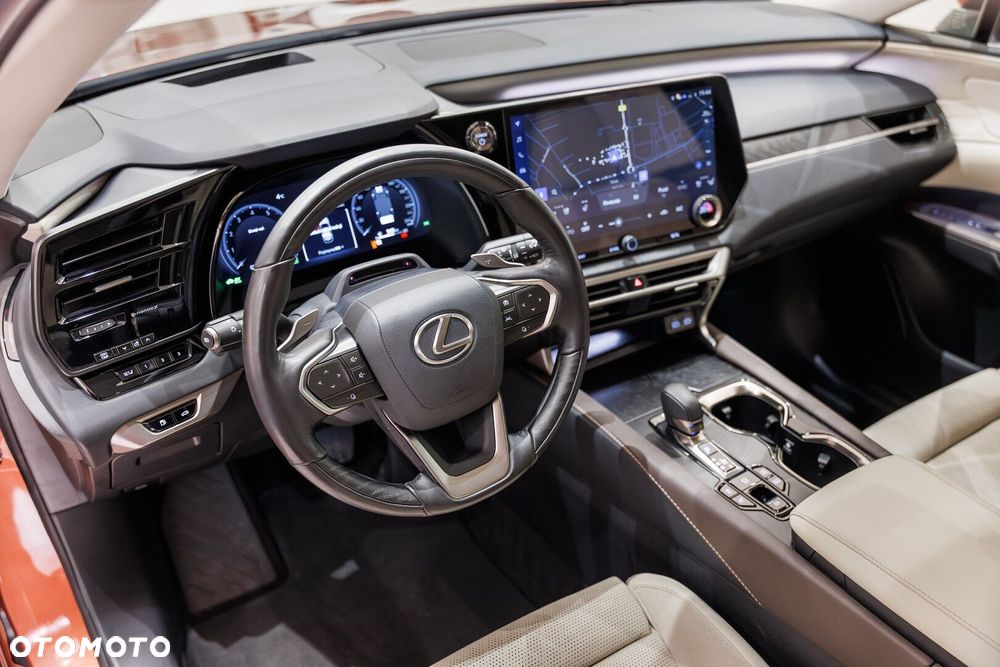 Lexus RX 450h+ Omotenashi - 28