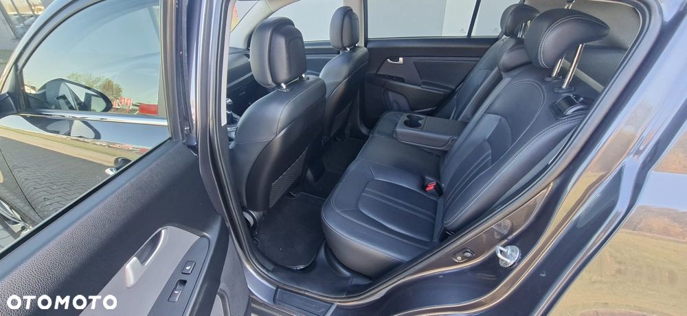 Kia Sportage 2.0 CRDI 2WD Spirit - 28