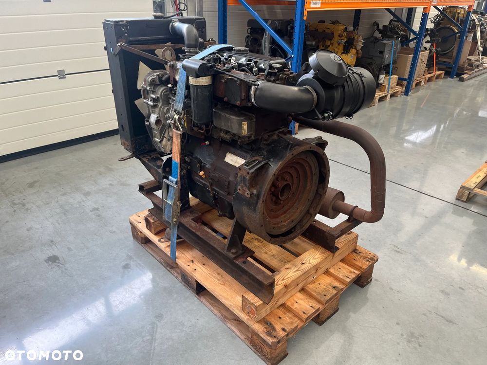 silnik Perkins 1104C 44  RE51465 cat c4.4 25000 zł netto - 5