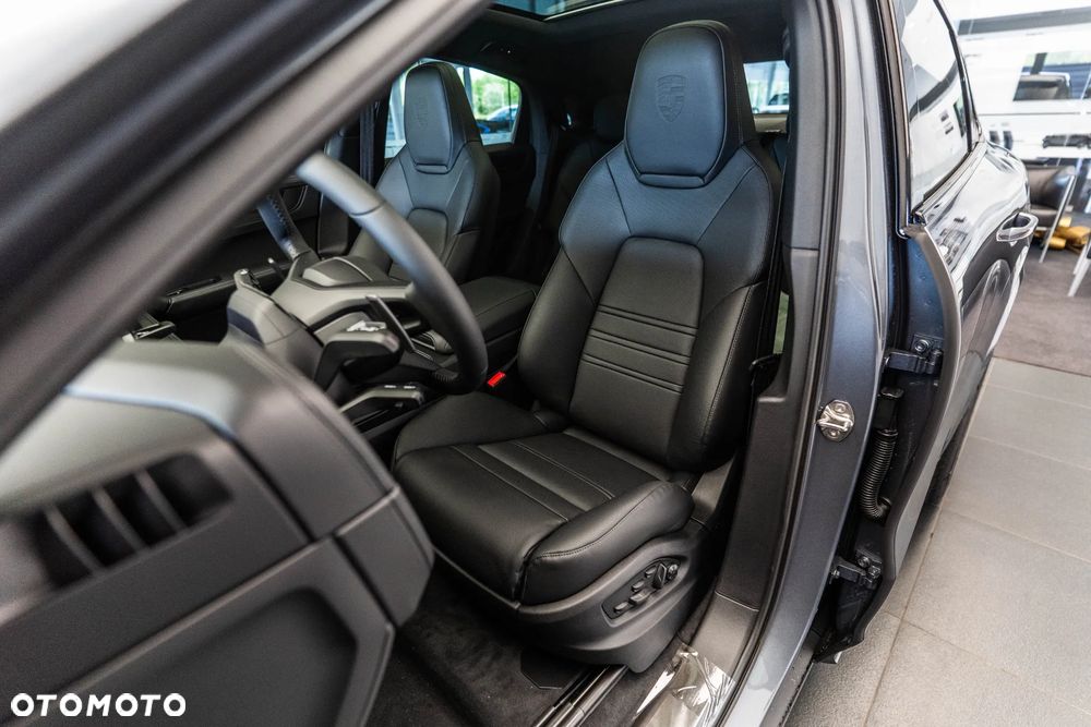 Porsche Cayenne E-Hybrid PHEV Black Edition - 11