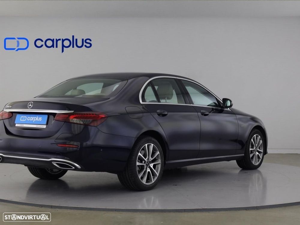 Mercedes-Benz E 300 de AMG Line - 7