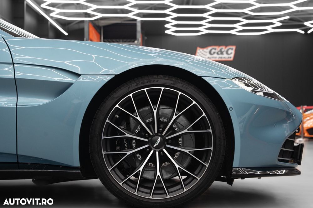 Aston Martin V8 Vantage Standard - 8