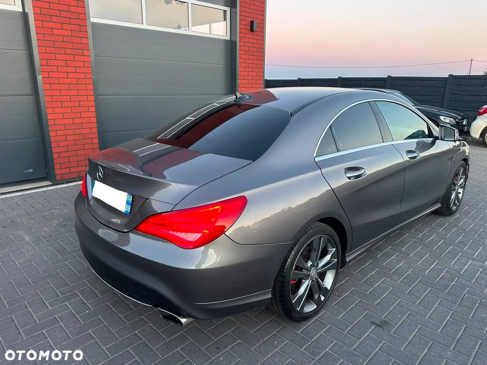 Mercedes-Benz CLA 180 d - 34