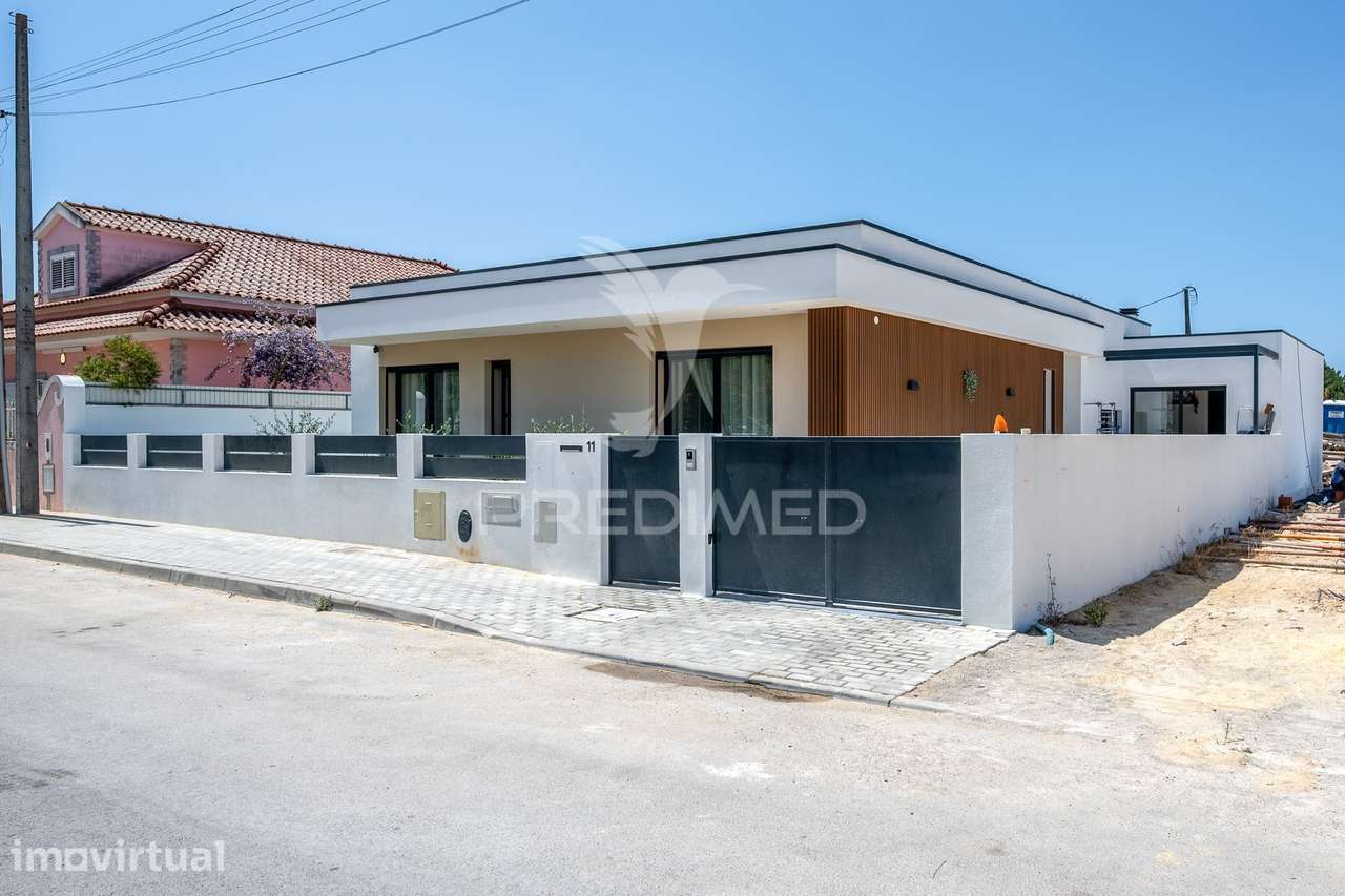Moradia T3 com Piscina em Fernão Ferro - Grande imagem: 2/39