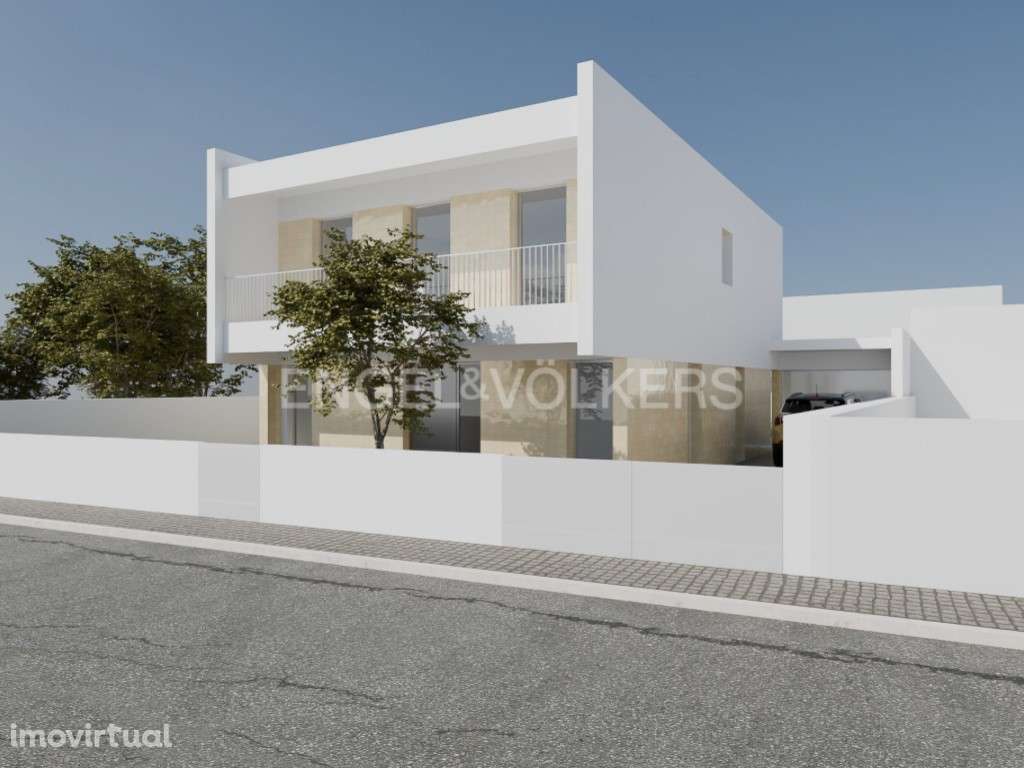 Moradia Moderna com Piscina e Jardim Privativo - Grande imagem: 2/7