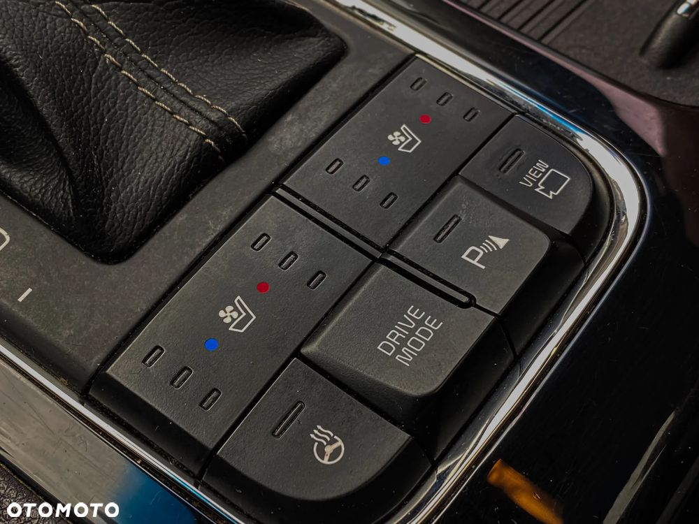 Chrysler Pacifica - 24