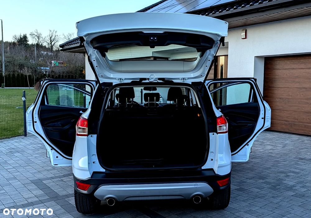 Ford Kuga 1.6 EcoBoost 2x4 Titanium - 12