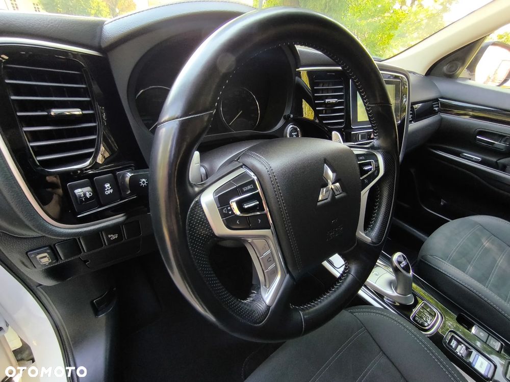Mitsubishi Outlander 2.4 4WD - 31