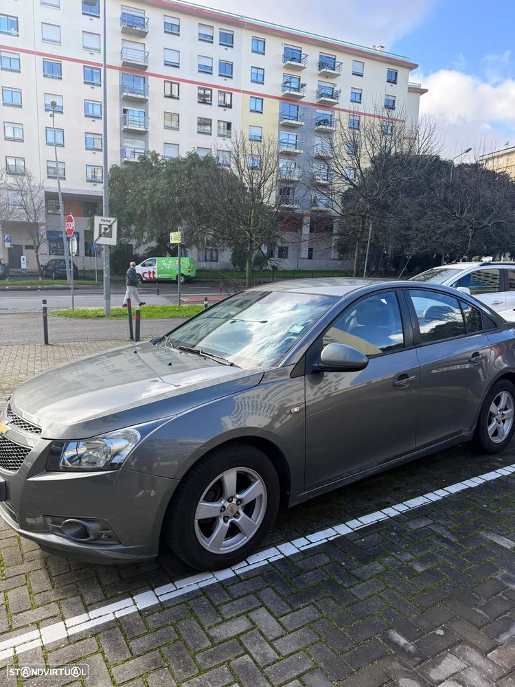 Chevrolet Cruze 1.6 LS - 11