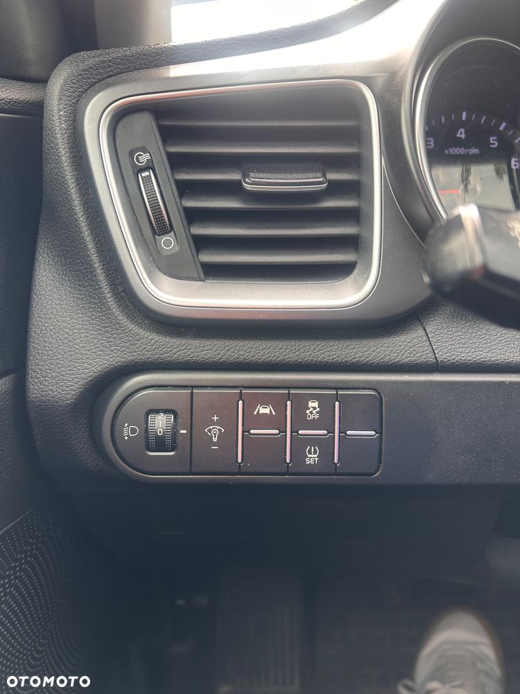 Kia Ceed 1.0 T-GDI S - 28