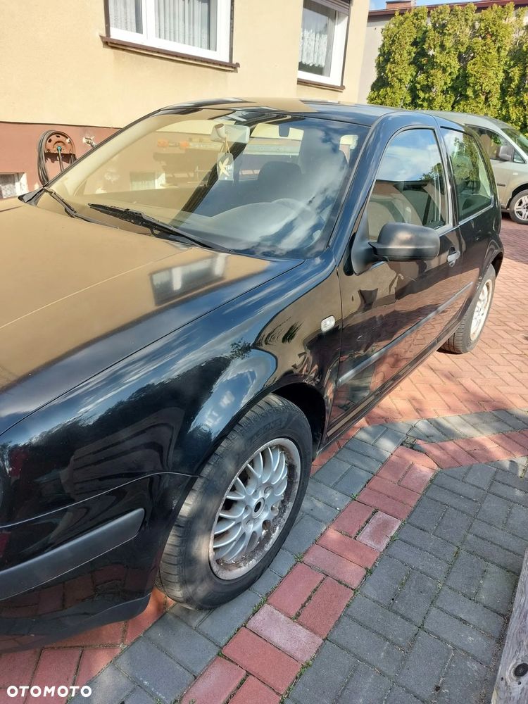 Volkswagen Golf - 6