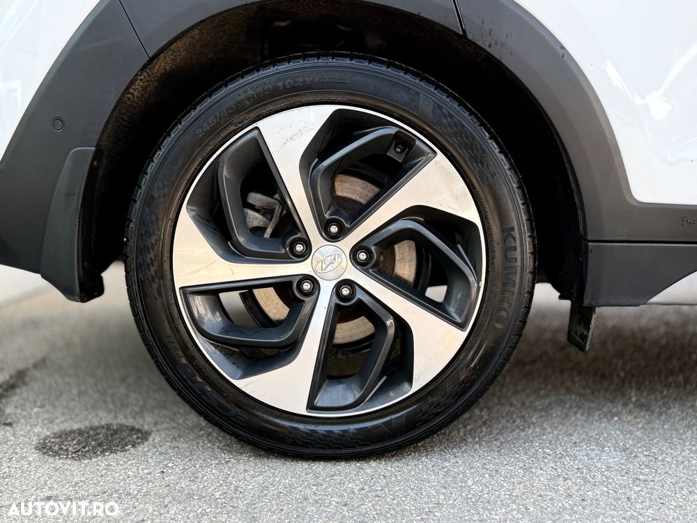 Hyundai Tucson 2.0 CRDI 4WD 6AT Luxury Pack+ - 33
